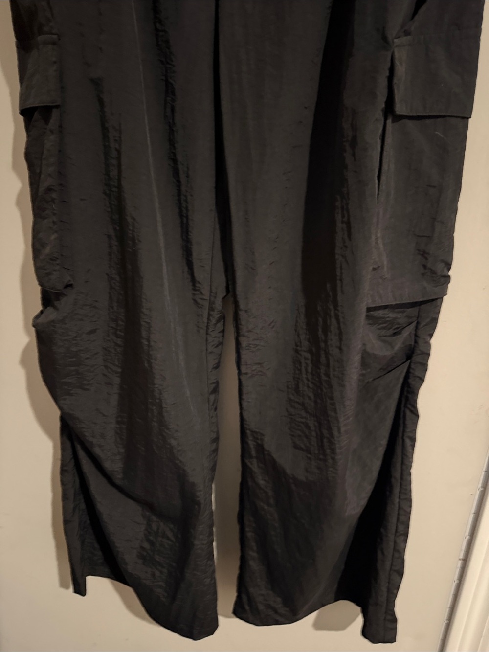 HALARA Black woman’s Utility Cargo Pants size large new with tags - Picture 6 of 14